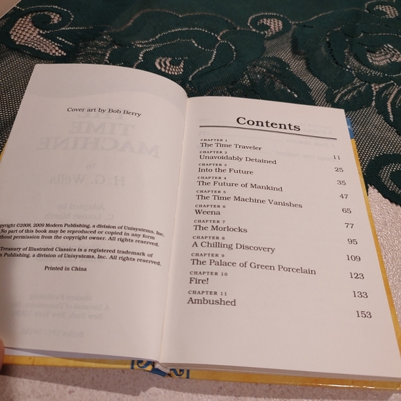 The Time Machine H.G. Wells Modern Publishing 2010 The Treasury of Illustra - Picture 4 of 12